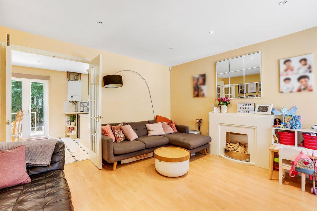 House in Nottingham, New Basford - More