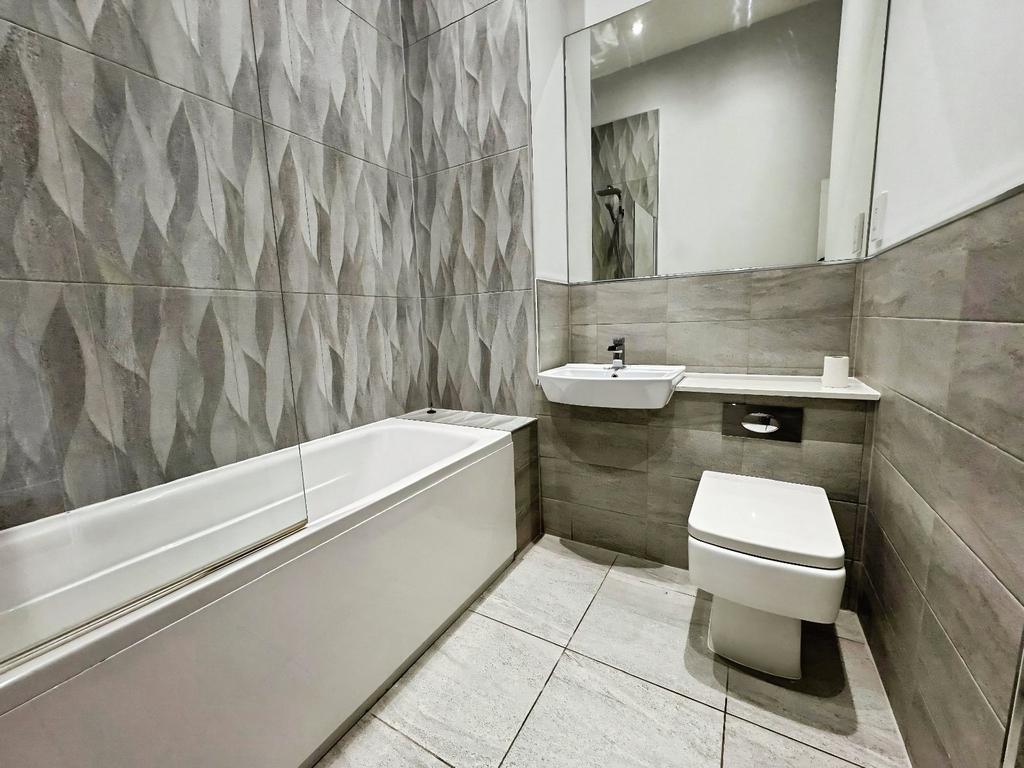 Apartment in Leeds, West Yorkshire - More
