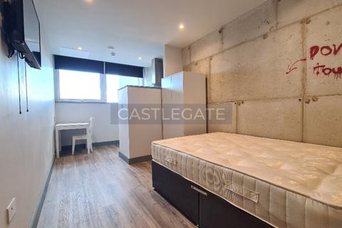 Studio to rent, Renaissance Works, New Street, Huddersfield, HD1