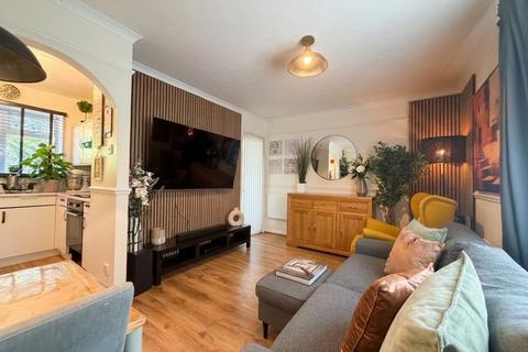 1 bedroom flat to rent, Huxley Close, Uxbridge, UB8