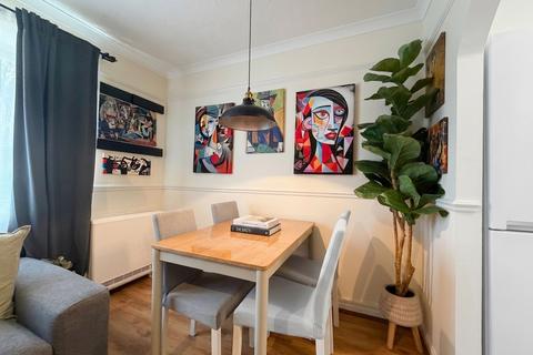 1 bedroom flat to rent, Huxley Close, Uxbridge, UB8