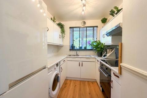1 bedroom flat to rent, Huxley Close, Uxbridge, UB8