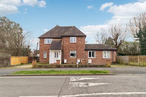 4 bedroom semi-detached house for sale, Grove Road, Amersham, HP6