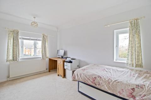 4 bedroom semi-detached house for sale, Grove Road, Amersham, HP6