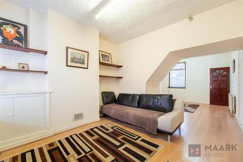 3 bedroom end of terrace house for sale, Gipsy Road, Leicester