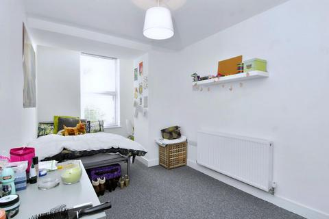 2 bedroom flat to rent, Quaker Lane Flat 3, Plymouth PL3