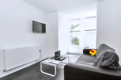 2 bedroom flat to rent, Quaker Lane Flat 3, Plymouth PL3