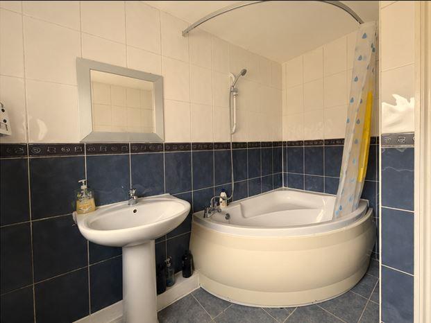 House in Sheffield, South Yorkshire - View 4