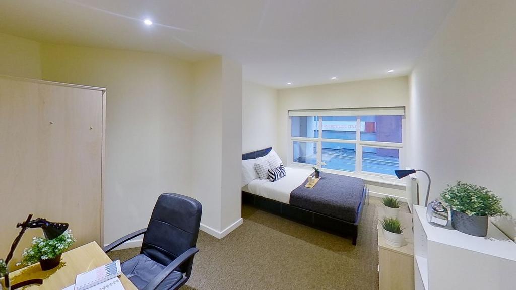 Apartment in Nottingham, Lace Market, St Ann's - View 2