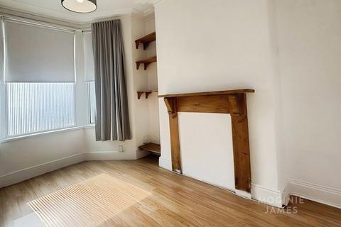3 bedroom terraced house to rent, Inverness Place, Roath, Cardiff, CF24