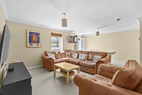 4 bedroom townhouse for sale, Tadros Court, High Wycombe HP13