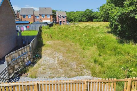 undefined, Clos Coed Derw, Penygroes, Llanelli