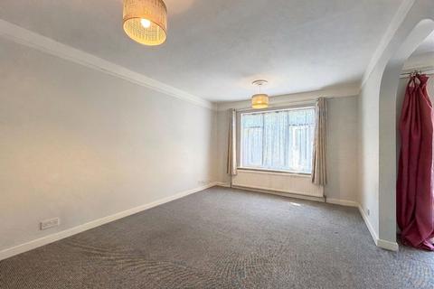 2 bedroom terraced house to rent, Huxley Close, Uxbridge, UB8