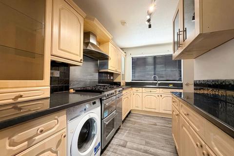 2 bedroom terraced house to rent, Huxley Close, Uxbridge, UB8