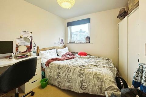 2 bedroom apartment to rent, Pasteur Drive, Swindon SN1
