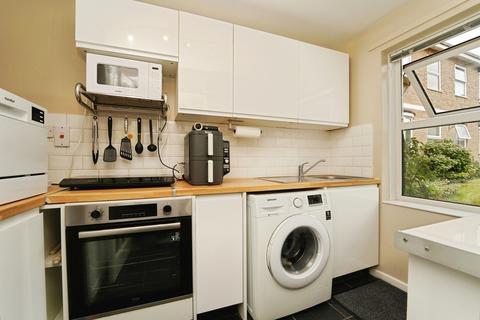 2 bedroom flat for sale, Hatherley Road, CHELTENHAM, Gloucestershire, GL51