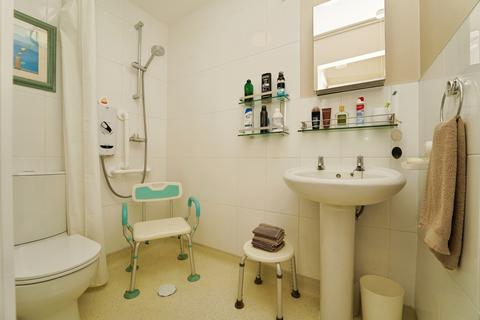 2 bedroom flat for sale, Hatherley Road, CHELTENHAM, Gloucestershire, GL51