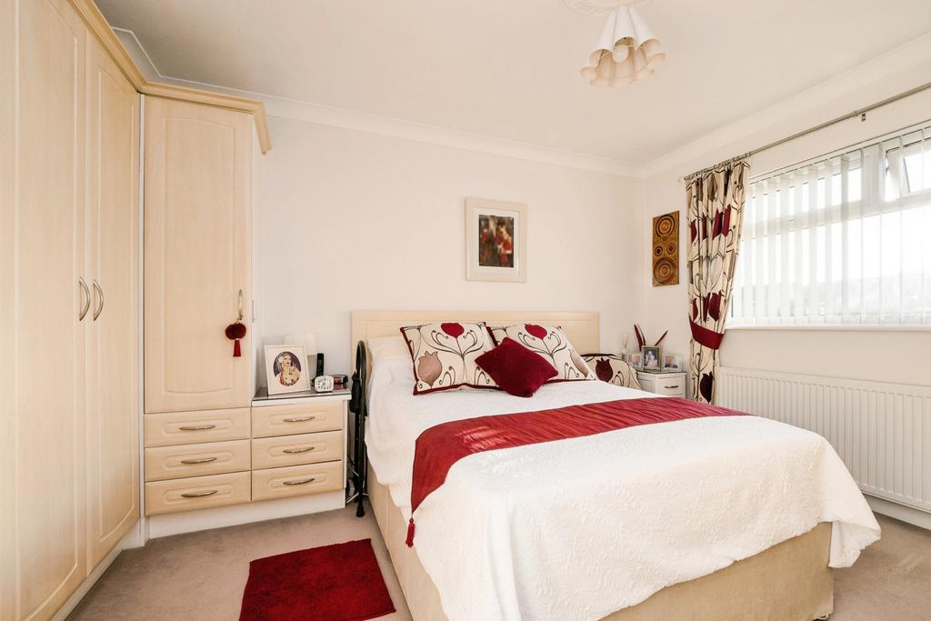 Nelson Road, Rainham, RM13 - View 3