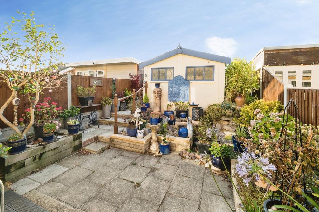 Nelson Road, Rainham, RM13 - View 6