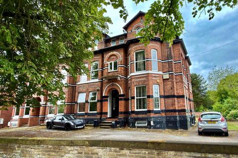 2 bedroom ground floor flat for sale, Alness Road, Whalley Range, Manchester