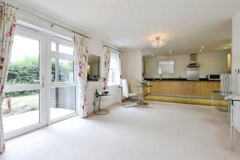 2 bedroom flat for sale, North Street, Milton Regis, Sittingbourne, Kent, ME10