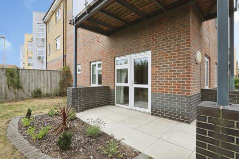 2 bedroom flat for sale, North Street, Milton Regis, Sittingbourne, Kent, ME10