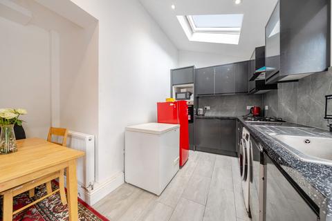 6 bedroom semi-detached house for sale, Bridge Road, Erith