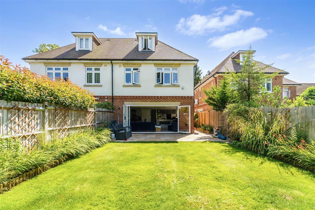Detached house exterior, garage