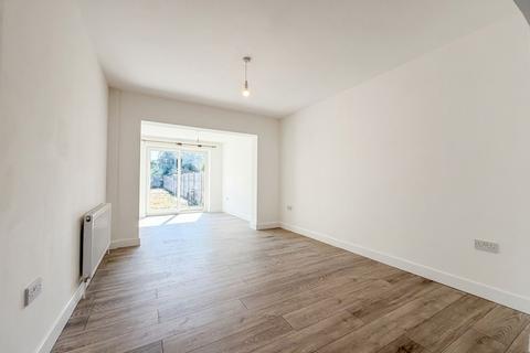 3 bedroom terraced house to rent, Widmore Road, Uxbridge, UB8