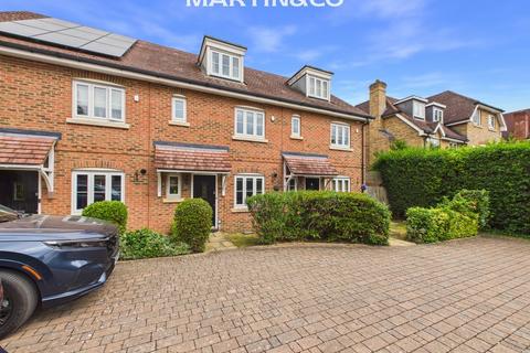 Dunnell Close, Sunbury-on-Thames TW16