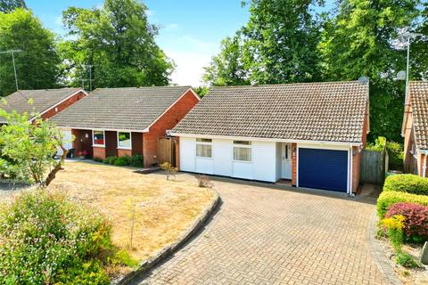 2 bedroom bungalow for sale, Mulberry Close, Berkshire RG45