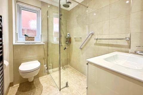 2 bedroom bungalow for sale, Mulberry Close, Berkshire RG45