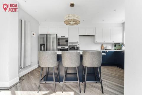 5 bedroom semi-detached house for sale, Hyde Road, Bexleyheath, DA7