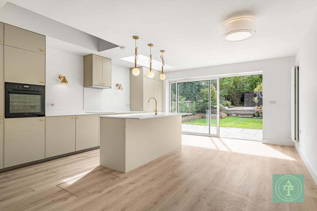 4 Bedroom Semi Detached for Sale