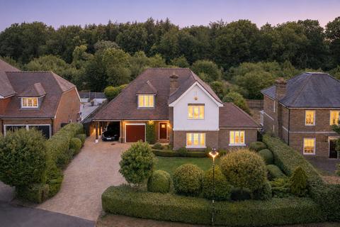 4 bedroom detached house for sale, Hine Close, Coulsdon CR5