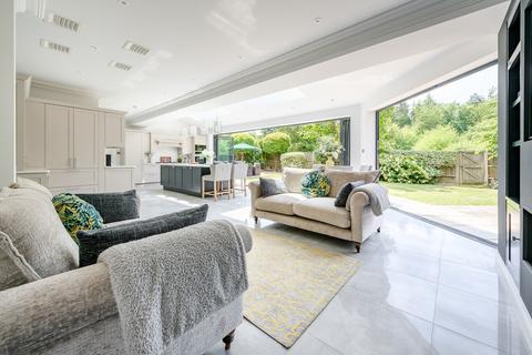 4 bedroom detached house for sale, Hine Close, Coulsdon CR5