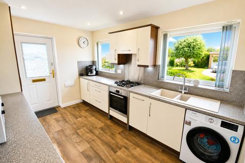 2 bedroom detached bungalow for sale, The Oval, Doncaster DN11