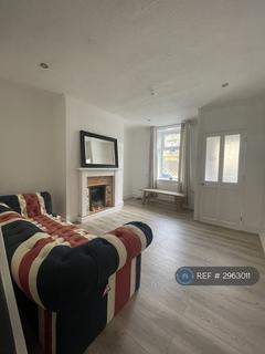 2 bedroom terraced house to rent, Bury Road, Bury, BL0