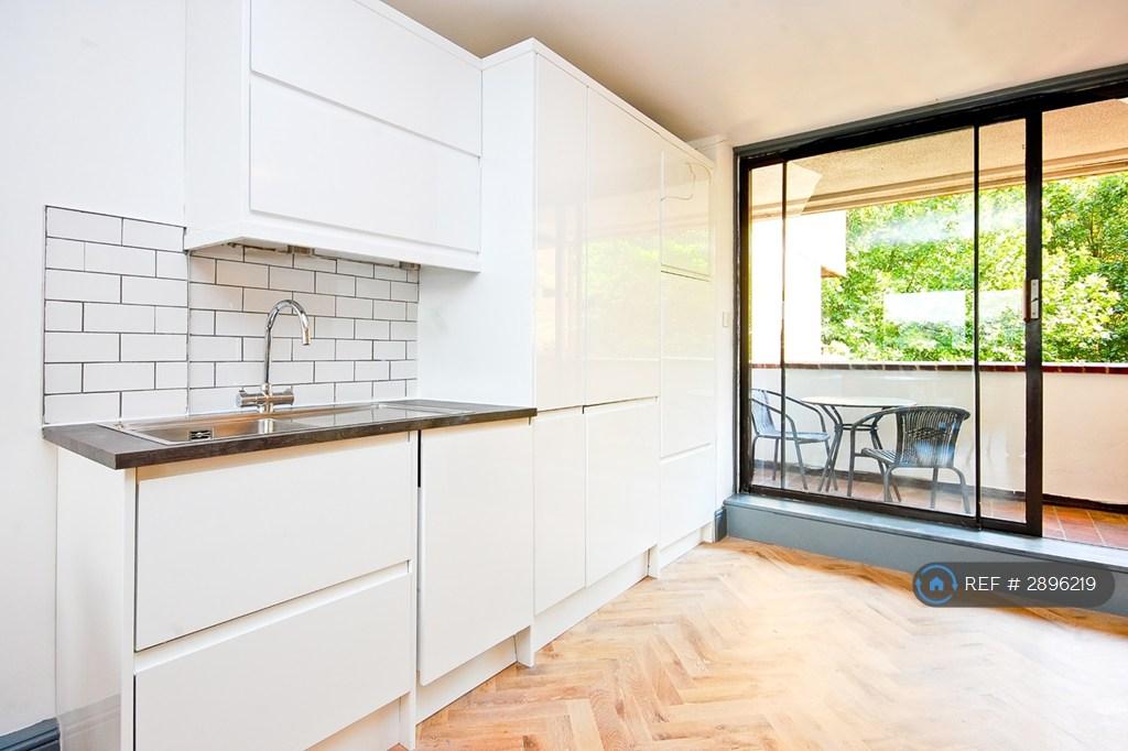 Apartment in London - View 5