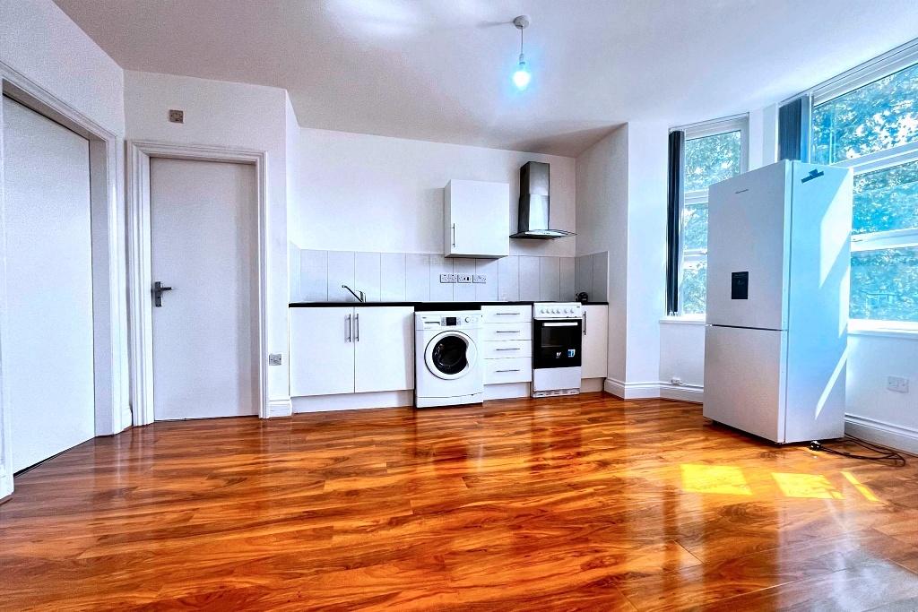 Apartment in Birmingham, Alum Rock - View 4