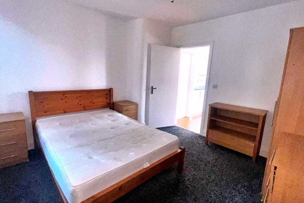 Apartment in Birmingham, Alum Rock - View 6