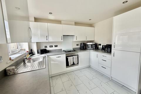 3 bedroom house for sale, Howcroft Road, Houghton Le Spring DH4