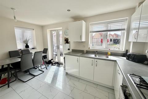 3 bedroom house for sale, Howcroft Road, Houghton Le Spring DH4