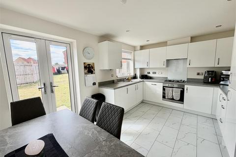 3 bedroom house for sale, Howcroft Road, Houghton Le Spring DH4