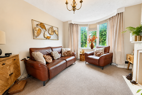 4 bedroom semi-detached house for sale, Fairway Grove, Bradford, BD7 4JE