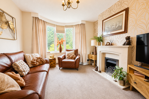 4 bedroom semi-detached house for sale, Fairway Grove, Bradford, BD7 4JE