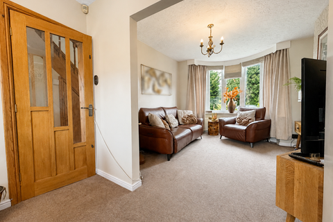 4 bedroom semi-detached house for sale, Fairway Grove, Bradford, BD7 4JE