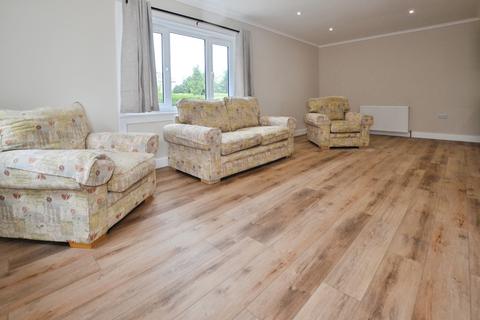 3 bedroom semi-detached house to rent, Saughton Mains Avenue, Edinburgh, EH11
