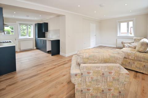 3 bedroom semi-detached house to rent, Saughton Mains Avenue, Edinburgh, EH11