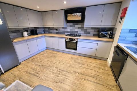 6 bedroom terraced house for sale, Lumley Avenue, Leeds